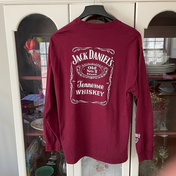 Jack Daniel’s Mens XL Long sleeved label T-Shirt. Color is wine 🍷 - Picture 2 of 12